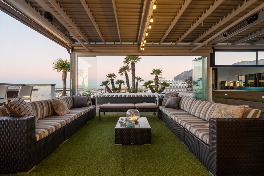 To Let 2 Bedroom Property for Rent in Green Point Western Cape